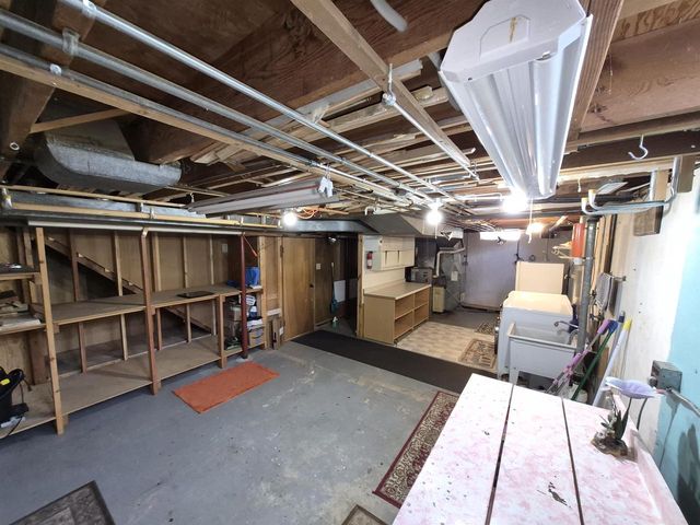 1456 W 4TH AVENUE, Oshkosh, WI 54902