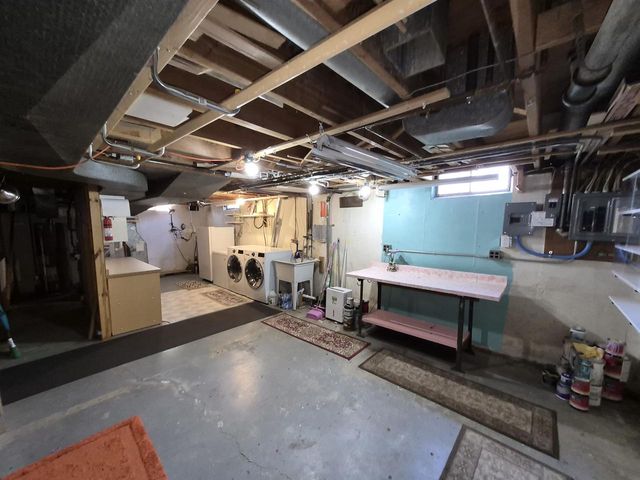 1456 W 4TH AVENUE, Oshkosh, WI 54902
