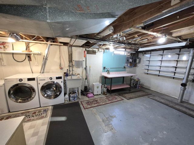 1456 W 4TH AVENUE, Oshkosh, WI 54902