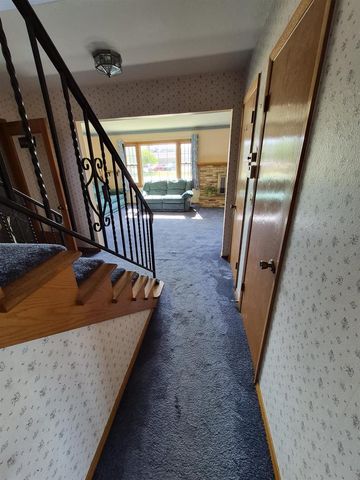 1456 W 4TH AVENUE, Oshkosh, WI 54902