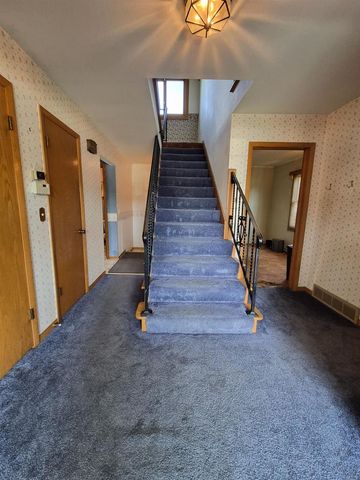 1456 W 4TH AVENUE, Oshkosh, WI 54902
