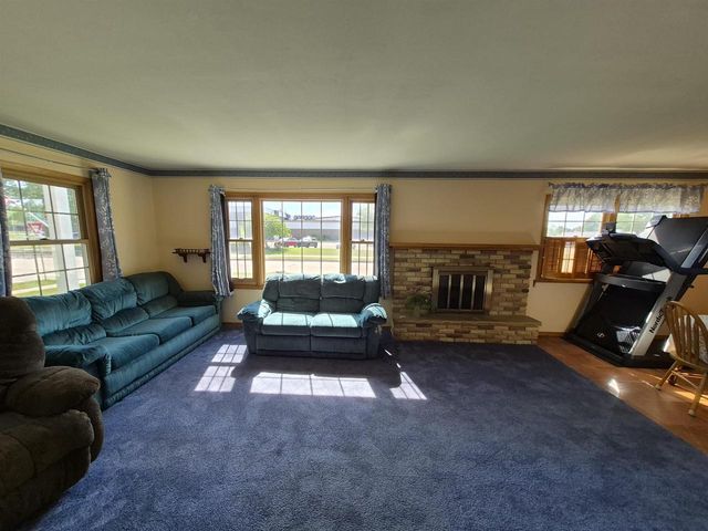 1456 W 4TH AVENUE, Oshkosh, WI 54902