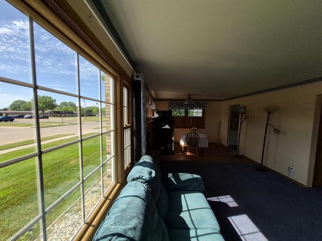 1456 W 4TH AVENUE, Oshkosh, WI 54902