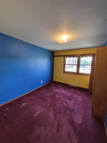 1456 W 4TH AVENUE, Oshkosh, WI 54902