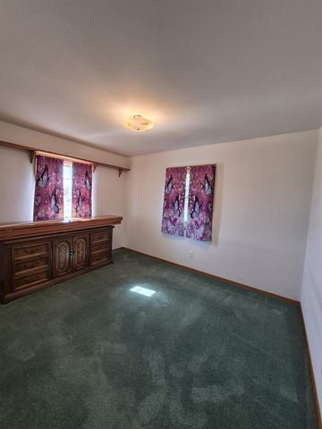 1456 W 4TH AVENUE, Oshkosh, WI 54902