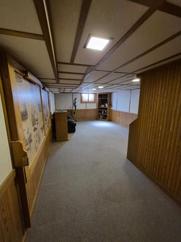 1456 W 4TH AVENUE, Oshkosh, WI 54902