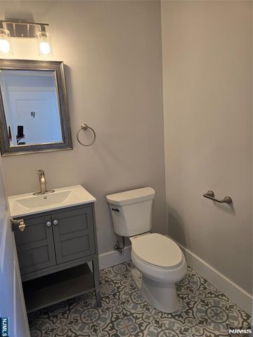 21 Summit Street, Tenafly, NJ 07670