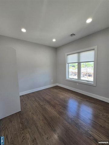 21 Summit Street, Tenafly, NJ 07670