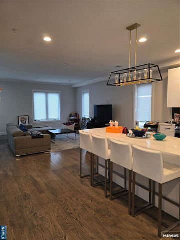 21 Summit Street, Tenafly, NJ 07670