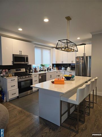 21 Summit Street, Tenafly, NJ 07670