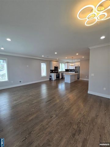 21 Summit Street, Tenafly, NJ 07670