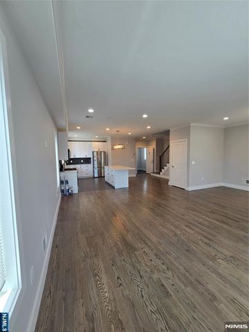 21 Summit Street, Tenafly, NJ 07670