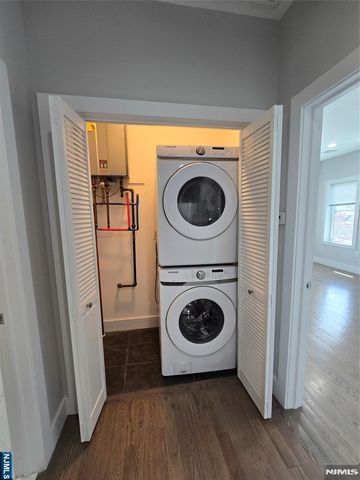 21 Summit Street, Tenafly, NJ 07670