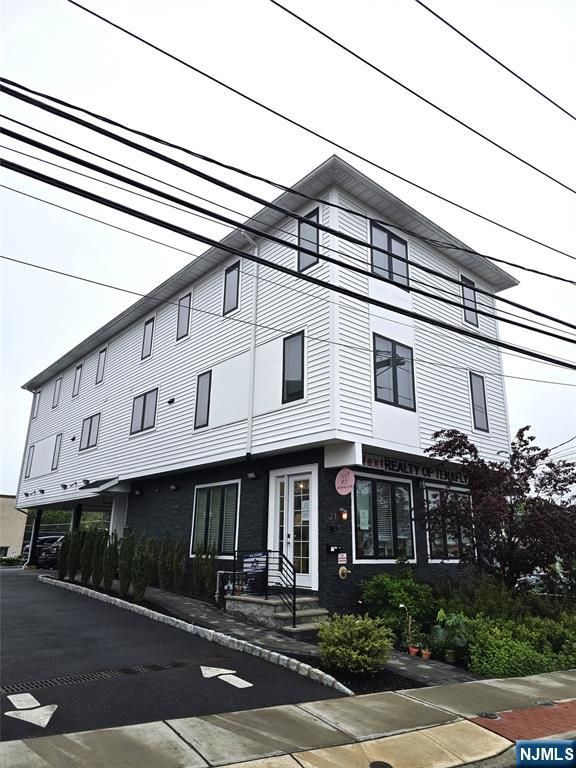 21 Summit Street, Tenafly, NJ 07670
