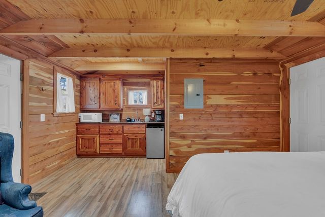 579 Blue Springs Rd, Sparta, TN 38583