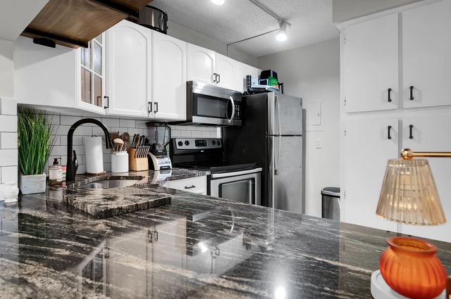 1009 GREEN PINE Boulevard F3, West Palm Beach, FL 33409