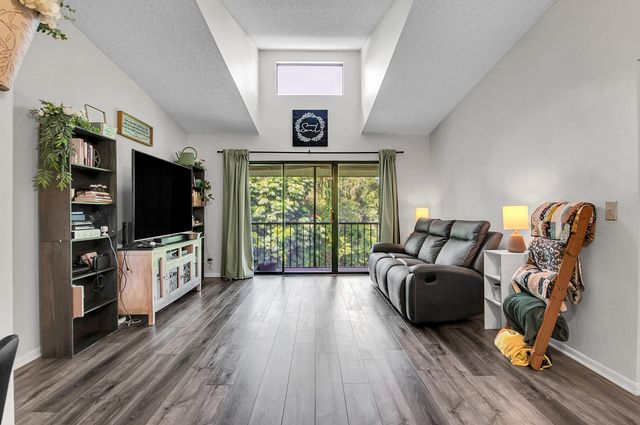 1009 GREEN PINE Boulevard F3, West Palm Beach, FL 33409