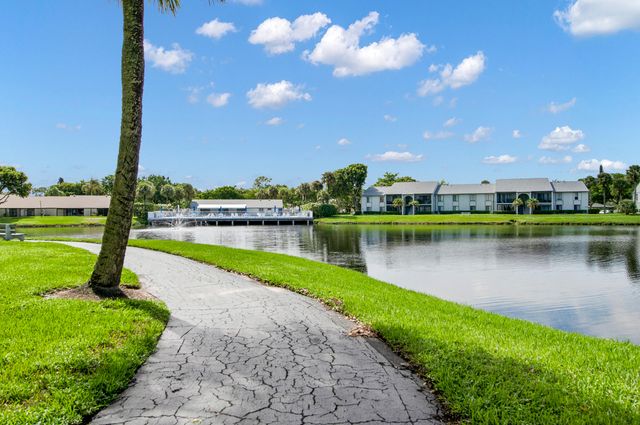 1009 GREEN PINE Boulevard F3, West Palm Beach, FL 33409