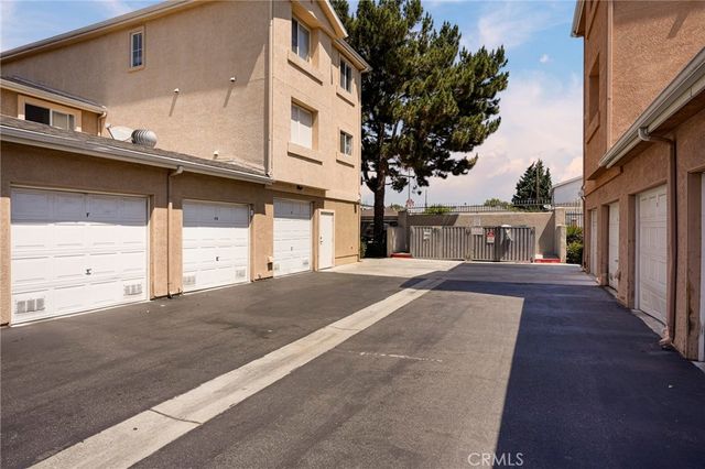 1061 Harbor Heights Dr. G, Harbor City, CA 90710