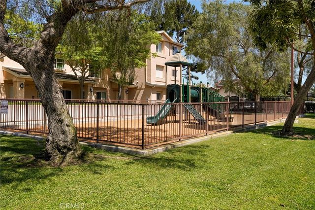 1061 Harbor Heights Dr. G, Harbor City, CA 90710