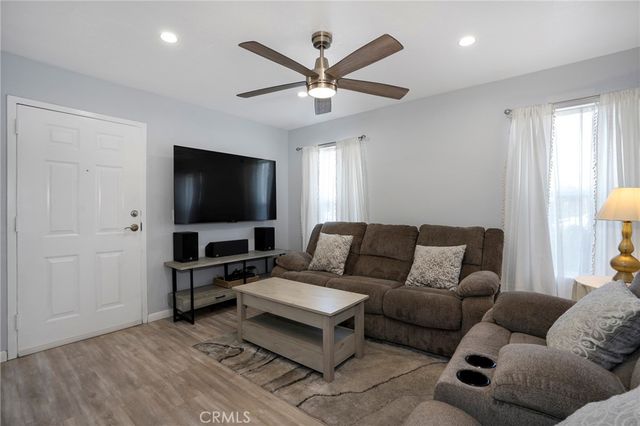 1061 Harbor Heights Dr. G, Harbor City, CA 90710