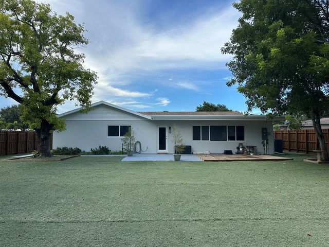 528 Date Palm Drive, Lake Park, FL 33403