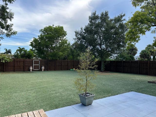 528 Date Palm Drive, Lake Park, FL 33403