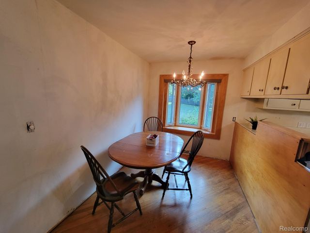 655 Reynolds Drive, Waterford Charter Township, MI 48328