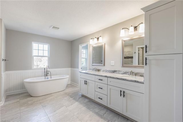 234 Hall RD, Hampton, VA 23664