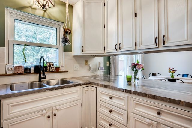 8359 S Millsap Dr, Derby, KS 67037