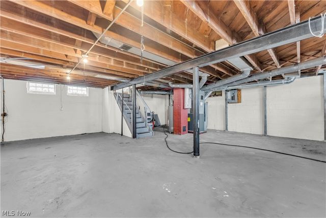 9520 S Highland Avenue, Garfield Heights, OH 44125