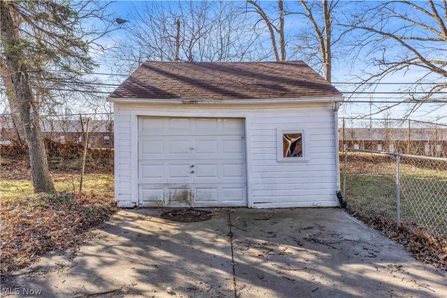 9520 S Highland Avenue, Garfield Heights, OH 44125