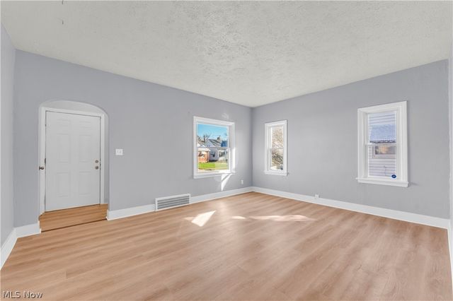 9520 S Highland Avenue, Garfield Heights, OH 44125