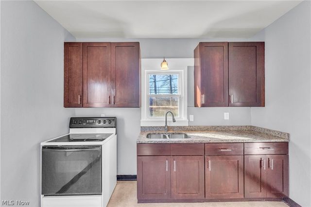 9520 S Highland Avenue, Garfield Heights, OH 44125