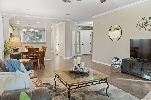 8618 Auberry Path, Helotes, TX 78023