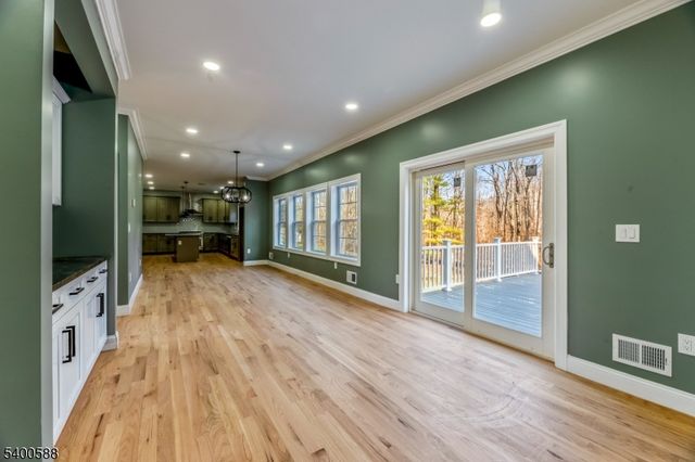 28 King George Rd, Warren Twp., NJ 07059