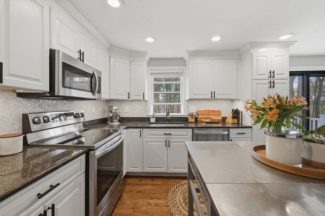 7 Maplewood Road, Shrewsbury, MA 01545