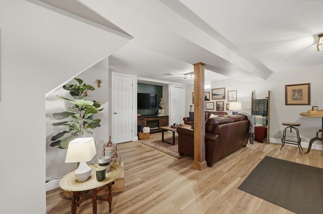 7 Maplewood Road, Shrewsbury, MA 01545