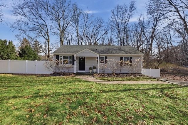 7 Maplewood Road, Shrewsbury, MA 01545