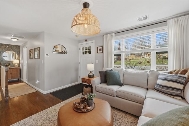 7 Maplewood Road, Shrewsbury, MA 01545