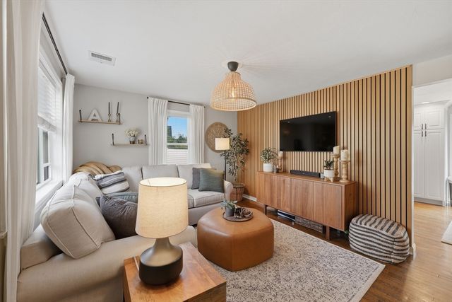 7 Maplewood Road, Shrewsbury, MA 01545