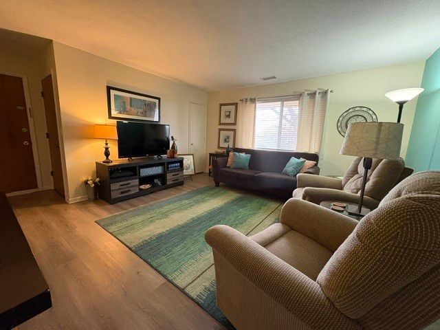 4202 62nd Street 5, Urbandale, IA 50322