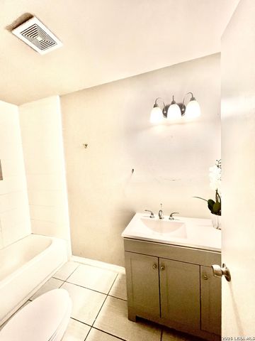 110 Meadowood, San Antonio, TX 78216