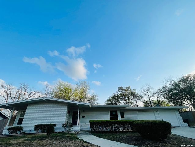110 Meadowood, San Antonio, TX 78216
