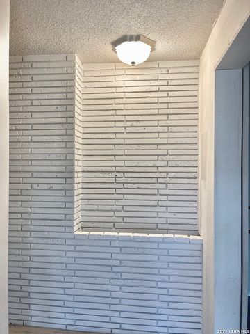 110 Meadowood, San Antonio, TX 78216