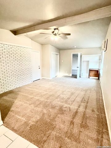 110 Meadowood, San Antonio, TX 78216