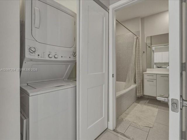 8201 NW 41st Street D-205, Doral, FL 33166