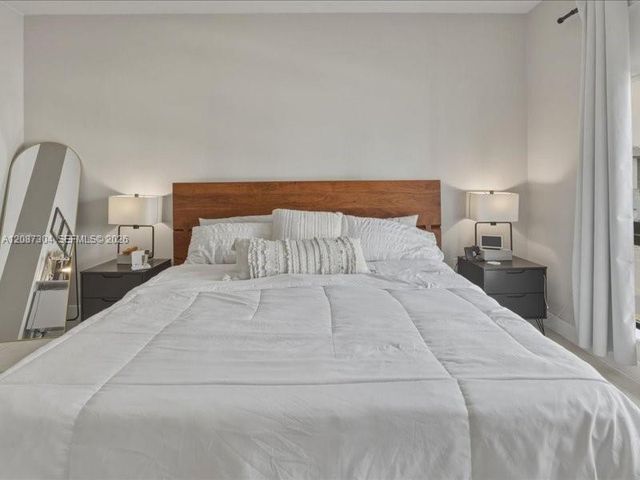 8201 NW 41st Street D-205, Doral, FL 33166
