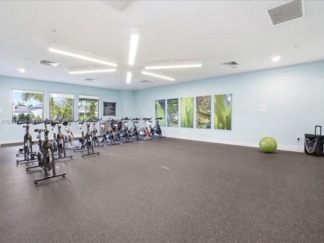 8201 NW 41st Street D-205, Doral, FL 33166
