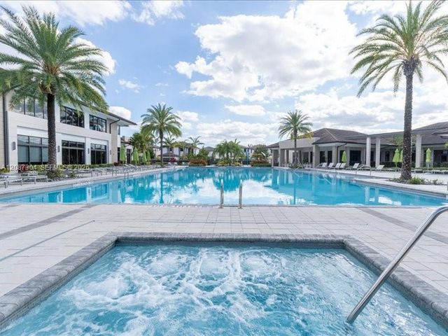 8201 NW 41st Street D-205, Doral, FL 33166